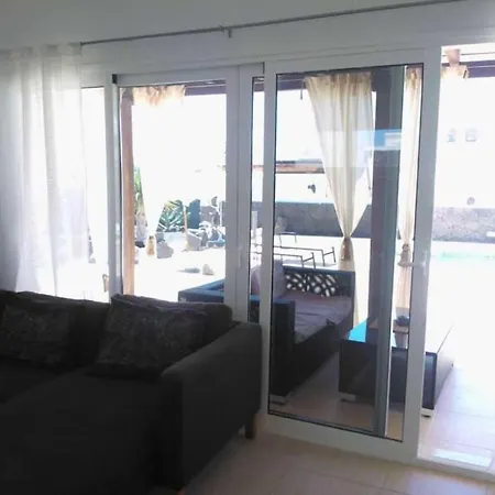 Villa Playa Blanca Sleeps 6 Pool Wifi