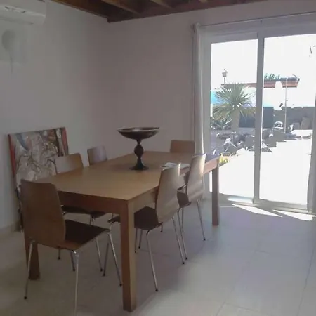 Playa Blanca Sleeps 6 Pool Wifi * Playa Blanca (Lanzarote)