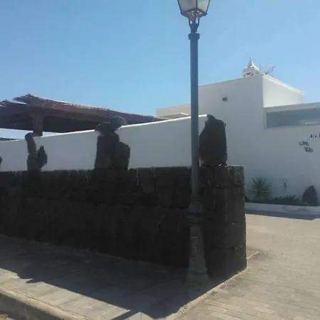 Villa Playa Blanca Sleeps 6 Pool Wifi