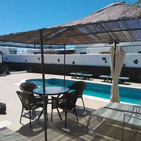 Playa Blanca Sleeps 6 Pool Wifi *